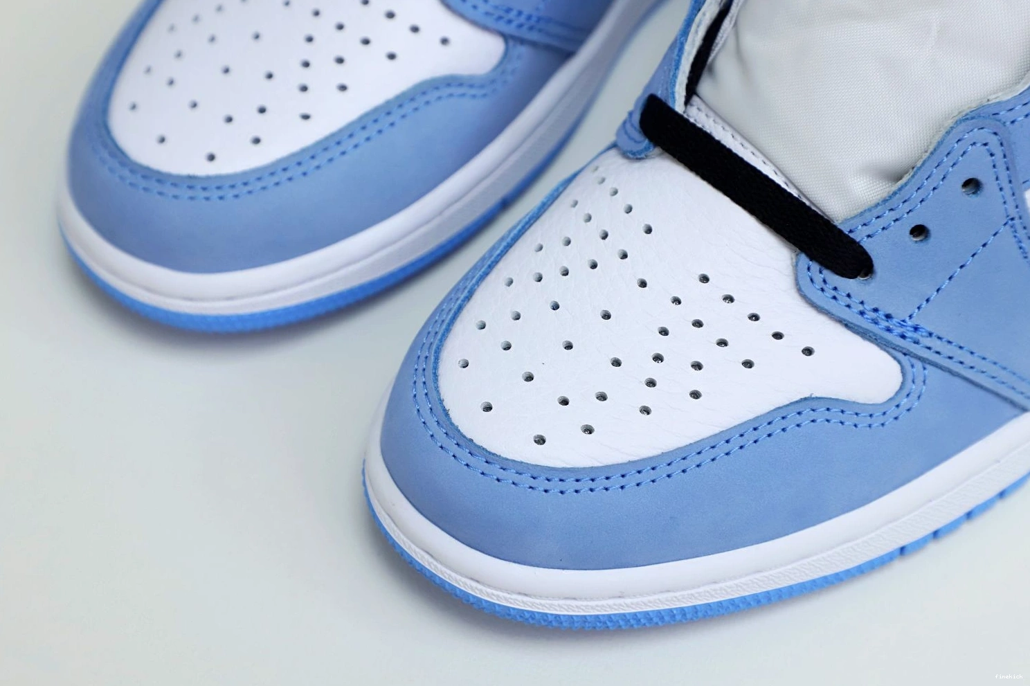 AIR HIGH OG 'UNIVERSITY RETRO 1 JORDAN 0112